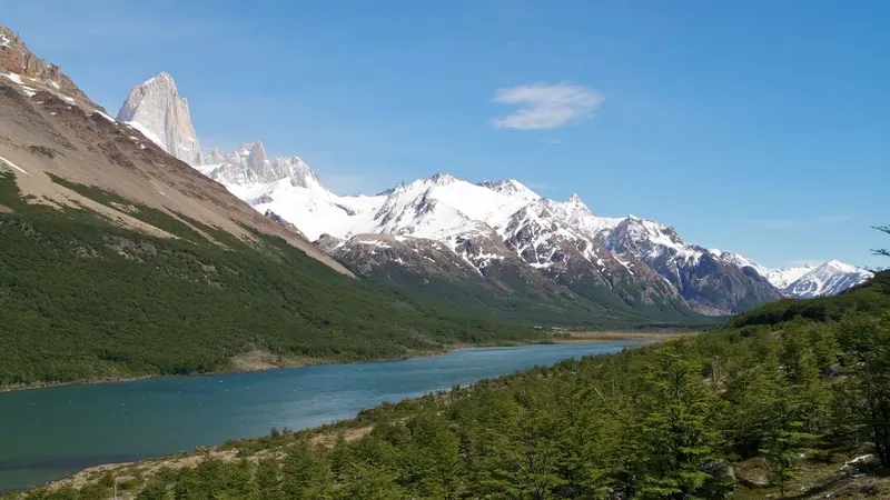 Laguna Madre and Fitz Roy, on the Madre e Hija trail