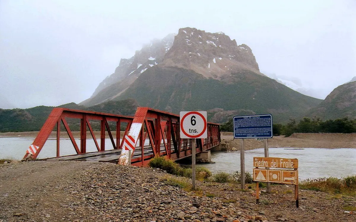 The Piedra del Fraile sign by the bridge